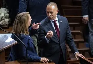 Blisko dziewięć godzin przeciwko ustawie Trumpa. Rekordowe przemówienie
