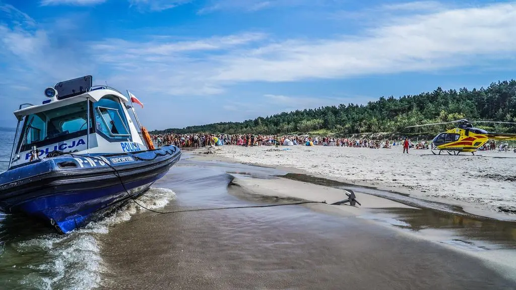 Akcja ratunkowa na plaży 