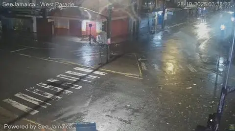Potężny huragan zmierza na Jamajkę. Oglądaj na żywo 