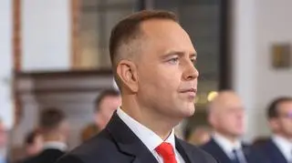 Pierwszy dzień prezydentury Karola Nawrockiego. Opinie i komentarze w TVN24