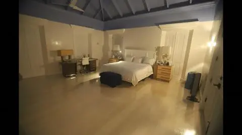 2025-12-03T211045Z_1_LWD711703122025RP1_RTRWNEV_C_7117-USA-TRUMP-EPSTEIN-0007