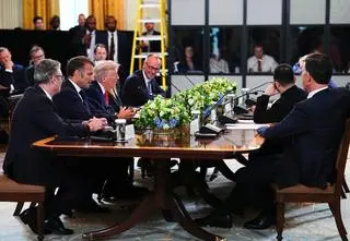 Poruszony Trump i nagły telefon do Putina. Doniesienia o kulisach szczytu
