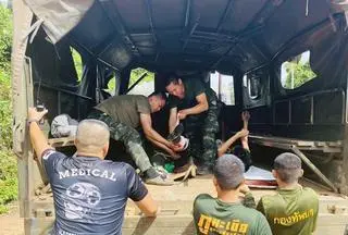 Tajlandia. Żołnierze ranni po patrolu w pobliżu granicy, wybuchła mina.