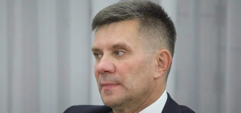 "Słyszę: on wyleci z partii". Echa słów senatora PiS w TVN24