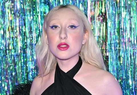 Gołe pośladki przed ołtarzem. Archidiecezja przeprasza za Lunę