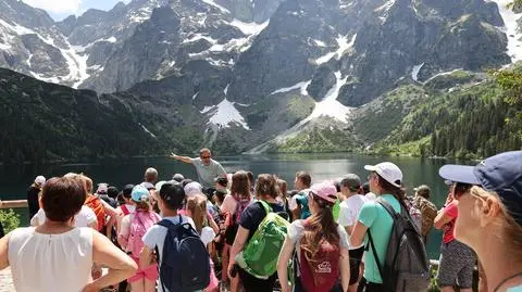 "Pedagogika dumy zamiast pedagogiki wstydu". Czarnek zapowiada bony na wycieczki, nauczyciele mają dość