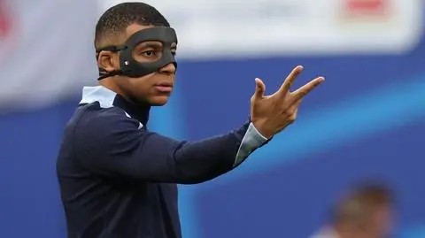 Maska już czeka. Mbappe gotowy do gry