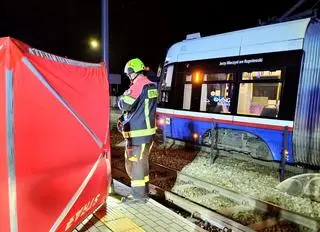 Mężczyzna zginął pod kołami tramwaju