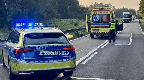 Tragedia pod Kwakowem. Rowerzysta zginął w zderzeniu z dostawczym renault