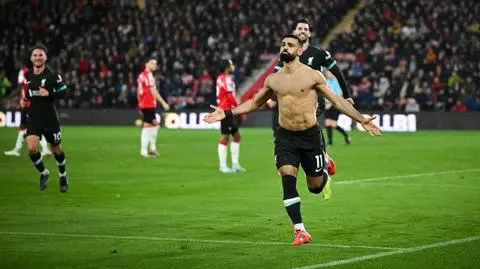 Liverpool najadł się strachu, ale ucieka w tabeli. Salah bohaterem