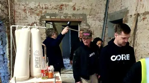 Fundacja Seana Penna CORE pomaga remontować hotel w Przemyślu, w którym zamieszkają uchodźcy z Ukrainy