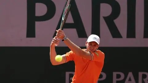 Wygrał z deszczem i rywalem. Hurkacz w trzeciej rundzie