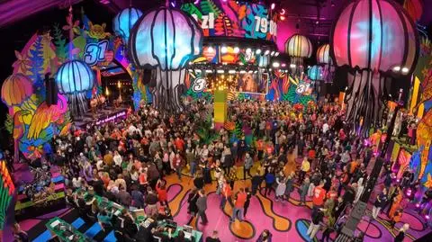 Od świtu do nocy. Tak żyło kolorowe studio WOŚP