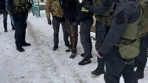 Napadł na kantor, oddał dwa strzały, później uciekł rowerem. Zarzuty i areszt