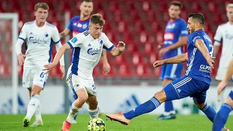 Wyrównane boje z Duńczykami. Niełatwe zadanie Rakowa i Legii