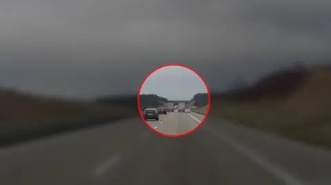 Na A4 zjechał na pas awaryjny, by wyprzedzić ciężarówki. "Ewidentnie bardzo mu się spieszyło"
