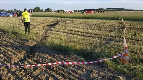 "To wielka strata". W wypadku zginęli znany pilot i jego mama
