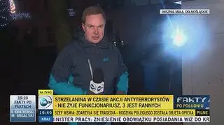 Na kontenerze przy bankomacie widać ślady po kulach