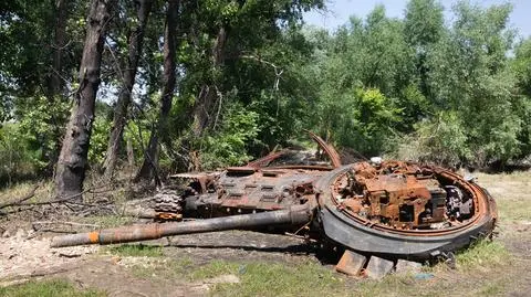 Czernichów, Ukraina. Zniszczony rosyjski czołg (czerwiec 2022)