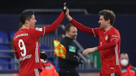 Bayern pokazuje plecy rywalom. Gol Lewandowskiego, Schalke rozbite