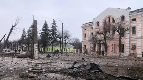 Zniszczenia po rosyjskich atakach na Ochtyrkę