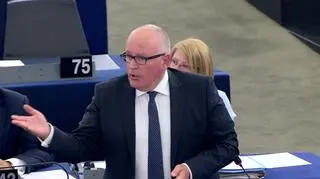 Timmermans: jak to się dzieje, że rząd może decydować, które wyroki publikować?