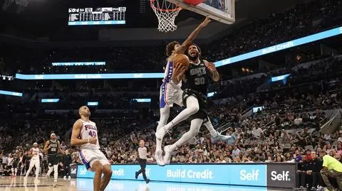 Spurs byli 2,7 sekundy od zwycięstwa. Przegrali po dwóch dogrywkach