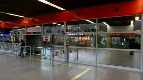 Jak wyglądają procedury na lotnisku w Warszawie