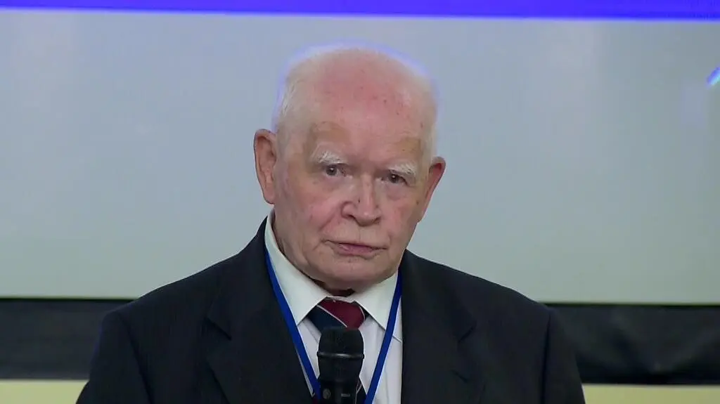 Prof. Strzembosz: apeluję do wszystkich ludzi dobrej woli, by trójpodział władzy i praworządność zostały utrzymane