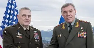 Mark Miley i Walerij Gierasimow na zdjęciu archiwalnym z 2019 roku