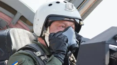 Prezydent Ukrainy w roli drugiego pilota myśliwca MiG-29