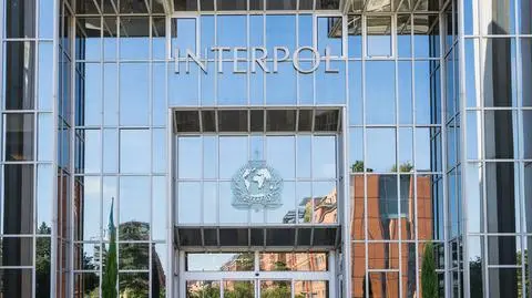 interpol siedziba shutterstock_401090446