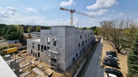 Konstrukcja Centrum Psychiatrii i Onkologii Dzieci i Młodzieży już jest. Zimą ruszy wykańczanie wnętrz