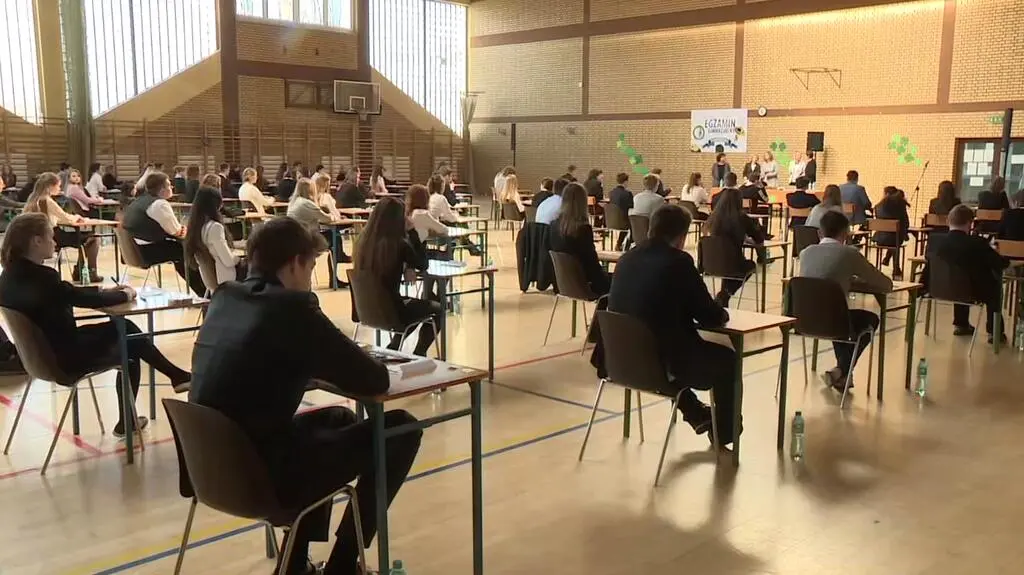 Gimnazjaliści przed drugim dniem egzaminu. "Motywujący stres"