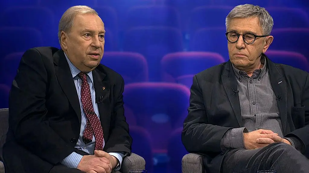 Stuhr: trzeba się jakoś zagospodarować w tym że w Polsce zmienił się ustrój