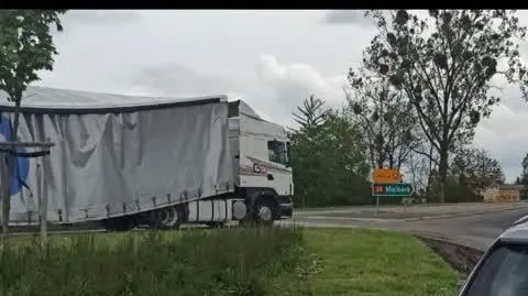 Policja ukarał kierowcę mandatem