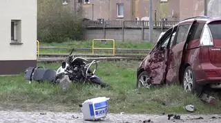 Policjant zderzył się z osobową mazdą