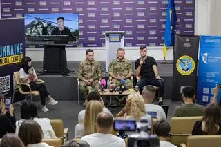Maksim Kuzniecow w czasie konferencji prasowej w Kijowie. Zdjęcie z 5 września 2023 roku 