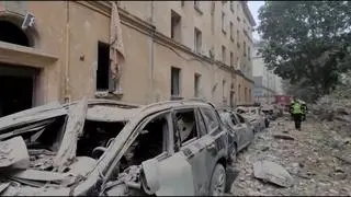 Nocny atak na Lwów. Rakieta uderzyła w blok, są ofiary śmiertelne