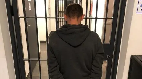 Ma zakaz prowadzenia pojazdów, wsiadł za kierownicę. Po pijanemu wpadł po raz dziewiąty