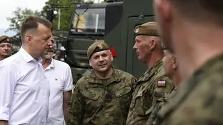 Generał Wiesław Kukuła (w środku) jako dowódca WOT