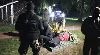 Pogranicznikom pomagali żołnierze oraz strażacy