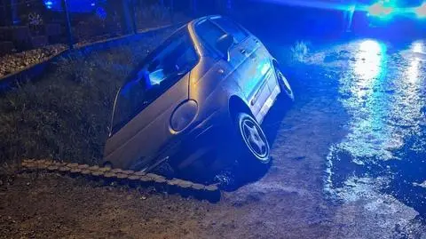 Zajechał drogę innemu kierowcy, potem wpadł do rowu
