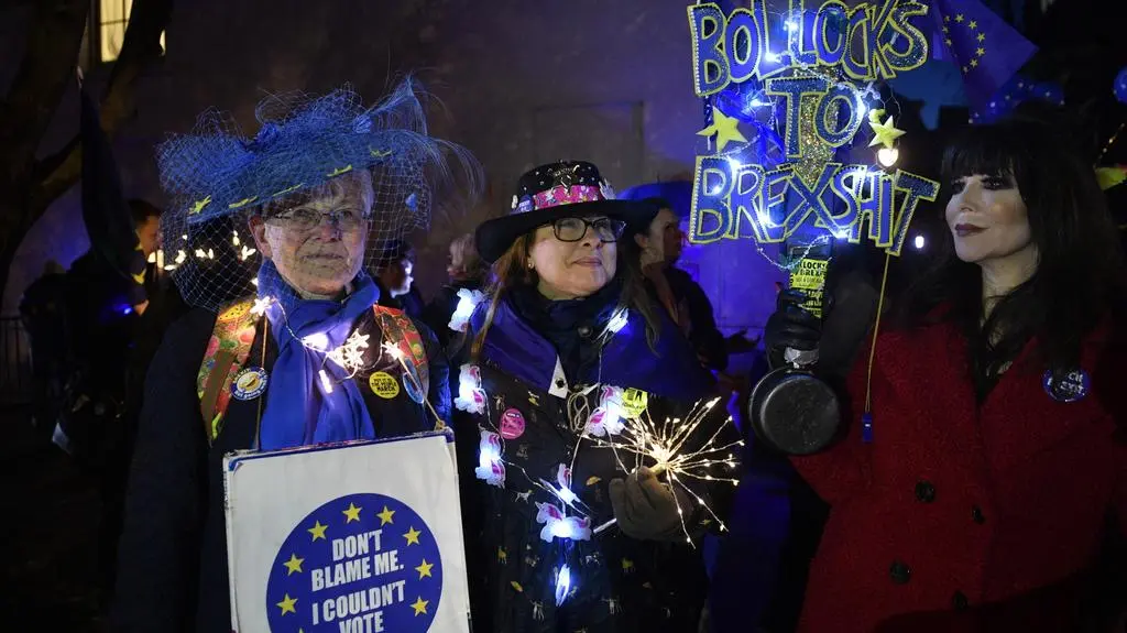 Za odrzuceniem porozumienia było 391 deputowanych