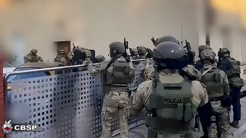 Były transportowane z Azji, a potem trafiały do siłowni i klubów fitness. Fabryka sterydów zlikwidowana