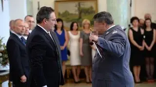 Zdzisław S. odbiera nominację generalską podczas uroczystości w Pałacu Prezydenckim, 22 lipca 2013 roku