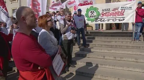 Związkowcy Solidarności protestowali pod hasłem Dość dyskryminowania pracowników