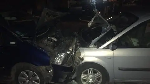 Pijany wsiadł za kierownicę, uszkodził cztery auta