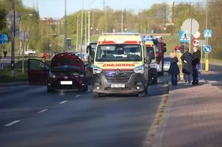Potrącenie dwóch nastolatek na przejściu dla pieszych w Olsztynie