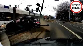 Tramwaj uderzył w samochód. W zdarzeniu nikt nie ucierpiał